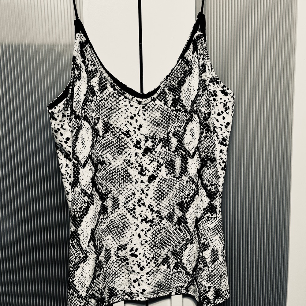 New Velvet Snakeskin patterned top. Size Large.